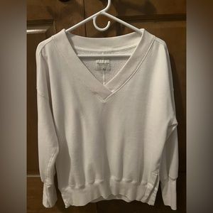 Abercrombie and fitch white v neck sweater size xs